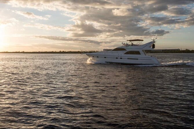 2 Hour Sunset- 60' Neptunus Tulum, Playa del Carmen, Riviera Maya - The 6:00 pm timing: what a “2-hour sunset” really means