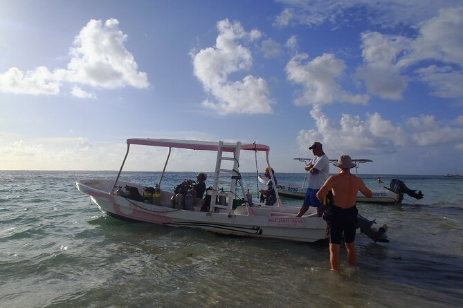2 Tank Reef Dive in Mexico - Meeting at Wet Set and getting ready: paperwork, equipment check, and boat safety