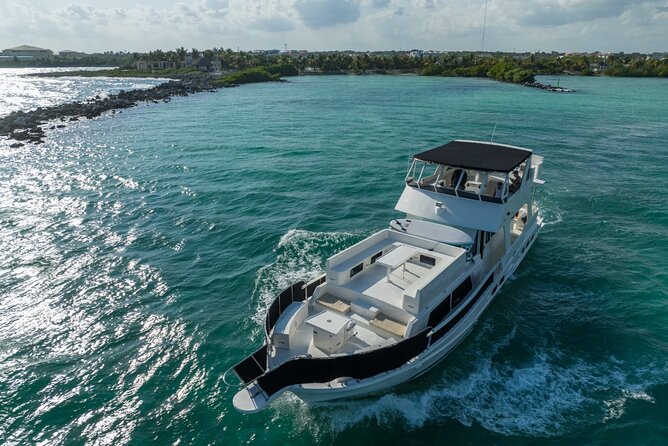 4 Hour - 72' Bruce Roberts, Tulum, Playa del Carmen, Riviera Maya - Karaoke on Board: Turn the Trip Into an Activity