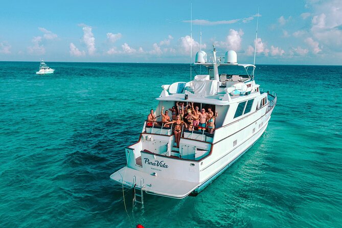 4 Hour - 80' Burger, Tulum, Playa del Carmen, Riviera Maya - A 4-hour yacht day from Puerto Aventuras to Inha Reef