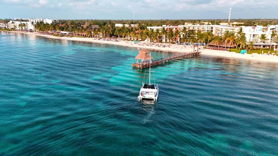 4 Hour Turtle Sanctuary Experience on a Luxury Catamarán - El Cielo Starfish Sanctuary: White Sands and Bright Red and Orange Stars
