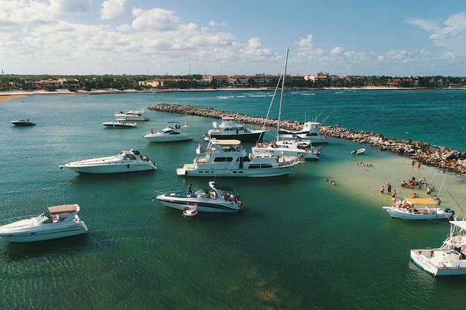 4 Hours - 53' Hatteras - Tulum, Playa Del Carmen, Riviera Maya - Paddleboards, sound system, and karaoke for groups who want energy