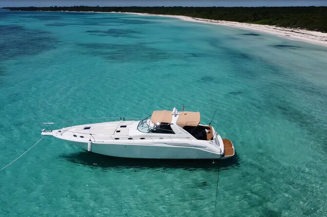 4 hours - Private 48ft Yacht all inclusive in Tulum and Playa del Carmen - All-inclusive lunch, drinks, and WiFi: the onboard “make it easy” factor