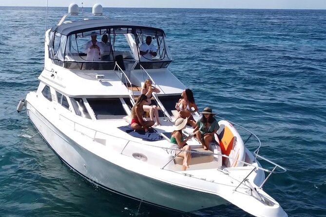 4 hours snorkel & beach tour - Private Yacht 47 ft - Crew Energy: Safety First, Fun Always