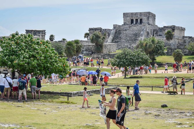 4X1 TOUR Tulum, Coba, Cenote & Playa del Carmen with buffet - Lunch and the buffet: enough food to reset, not enough time to linger