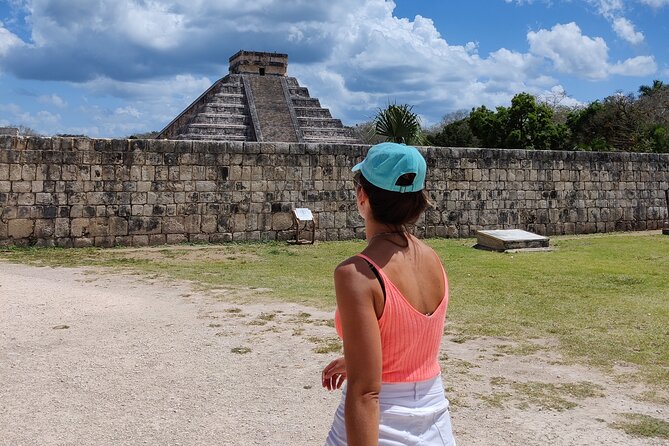 5x1: Chichen Itza + Suytun & Ikkil Cenote + Buffet + Valladolid - Chichén Itzá: Pyramid of Kukulcán, Ball Court, and Sacred Cenote Time