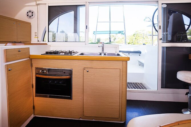 8H 38' Catamaran All-Incl. to Cozumel in Tulum & Playa del Carmen - Food, snacks, and unlimited drinks without the big hassle