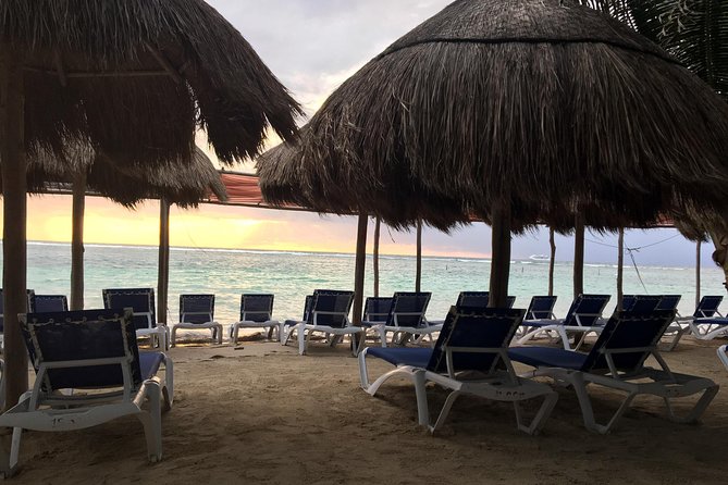 ADULTS GOLD A day at the beach at Los Arrecifes Restaurant-Open Bar And Massage. - Food on site: how to budget without killing the mood