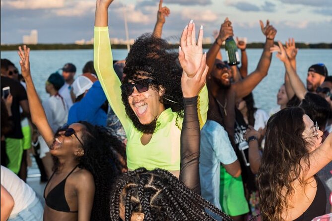 Adults only Hip Hop Sessions Boat Party Cancun - Getting Started at Playa Tortugas: Meeting Point, Timing, and Expectations