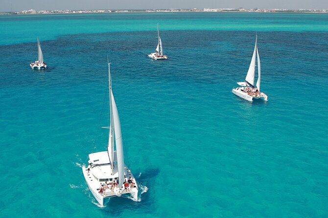 All-Inclusive Isla Mujeres Catamaran with Free Transportation - Oceanix Nauticos catamaran: the onboard comfort you pay for