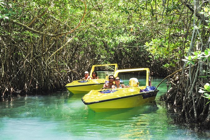 Amazing Speedboat Cancun - Driving a speedboat near Cancun, what you should expect