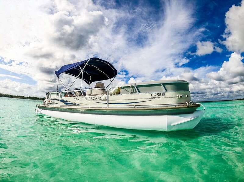 Bacalar: 3-hr Pontoon Boat Tour with Beach Club + Kayaks - Balneario Cocalitos and the Beach Club Energy