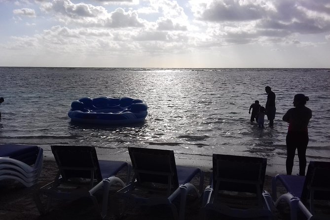 BEACH DAY IN LOS ARRECIFES RESTAURANT-open bar and lunch. - Open bar 9:00 am to 2:00 pm: drinks, timing, and what to order
