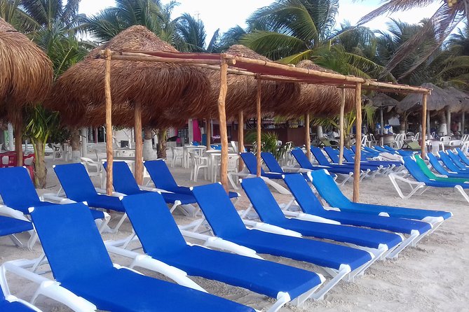 BEACH DAY IN LOS ARRECIFES RESTAURANT-open bar and lunch. - Crowds and vendors: the one thing to manage on this beach day