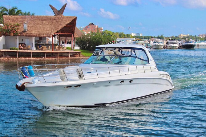 Beautiful SUNDANCER 60ft Private yacht / 18PAX 25P15 - 2, 4, or 6 hours in Cancun waters: how the day changes