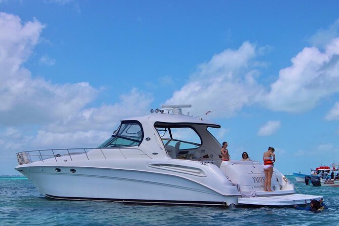 Beautiful SUNDANCER 60ft Private yacht / 18PAX 25P15 - On-board comfort: crew, safety gear, and the little things that matter