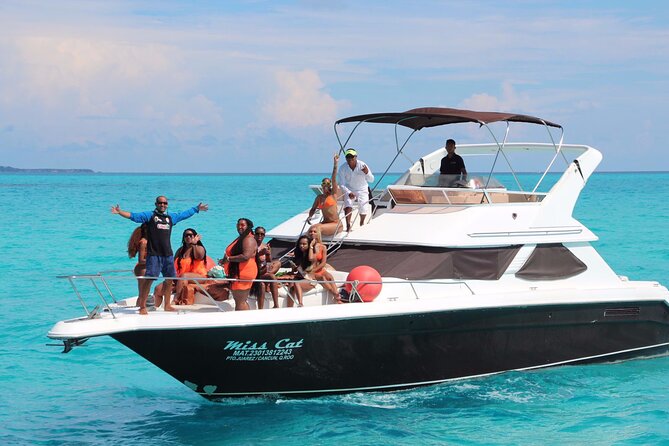 Big Yacht 48ft Rental up to 15 Pax snorkel - A 48-Foot Private Yacht for Up to 15 in Cancun Waters