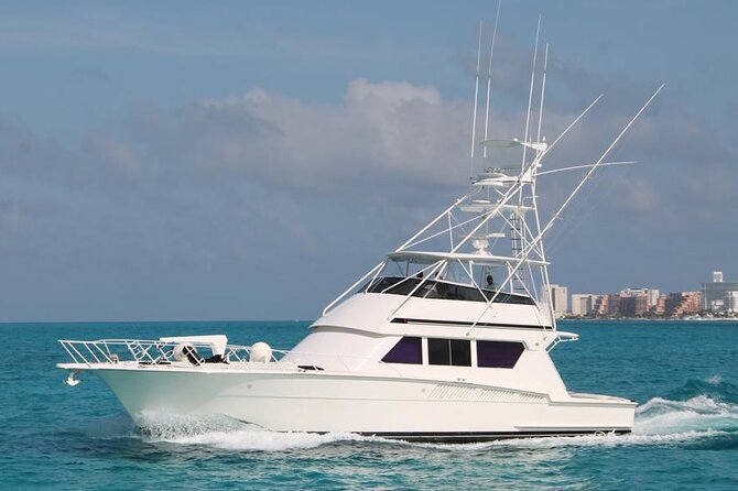 Biggest Luxury Yacht Boat Best in Cancun up to 28 pax - Snorkeling and anchoring at Playa Norte: what you should expect