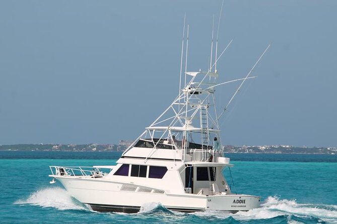 Biggest Luxury Yacht Boat Best in Cancun up to 28 pax - Value check: is the $720 per group rate a good deal?