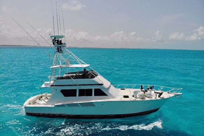 Biggest Luxury Yacht Boat Best in Cancun up to 28 pax - Leaving from Marina V&V in Punta Sam, then back again
