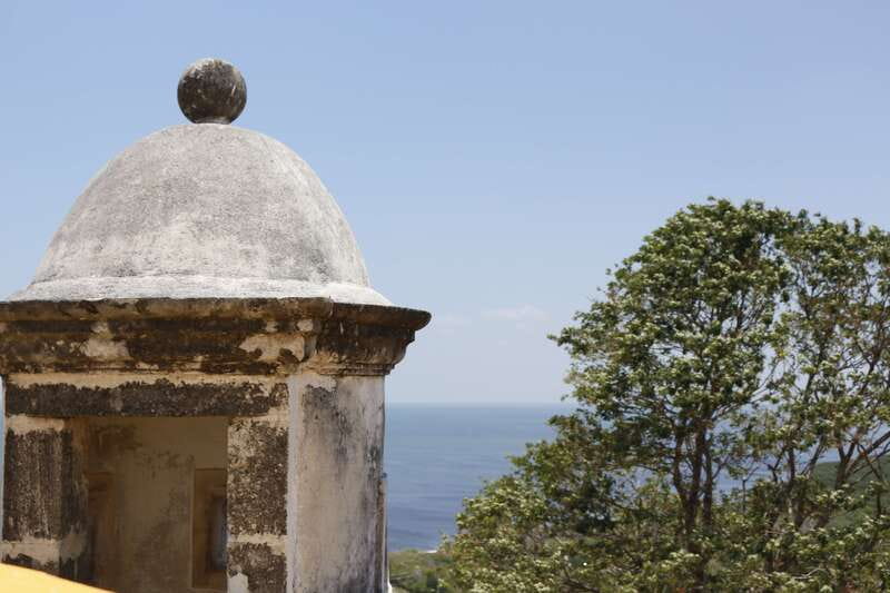 Campeche city tour: discovering the walled city. - Entering the walls: gates, bastions, cathedral, and pirate lore