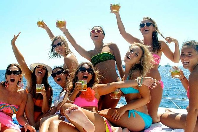 Cancun Adults Only Party Cruise to Isla Mujeres with Open Bar - Your 7-Hour Catamaran Day: The Flow of the Trip