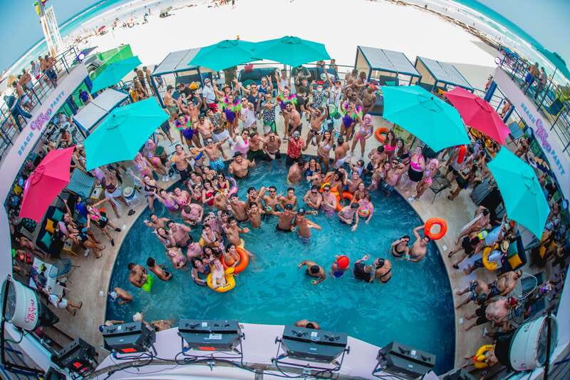 Cancún: Coco Bongo Beach Party Celebrity Package - The reserved VIP mezzanine view, why it changes everything