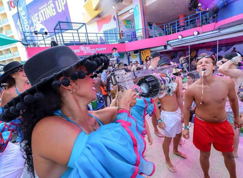 Cancún: Coco Bongo Beach Party Experience - Beach Setting and Caribbean Views: The Part People Underestimate
