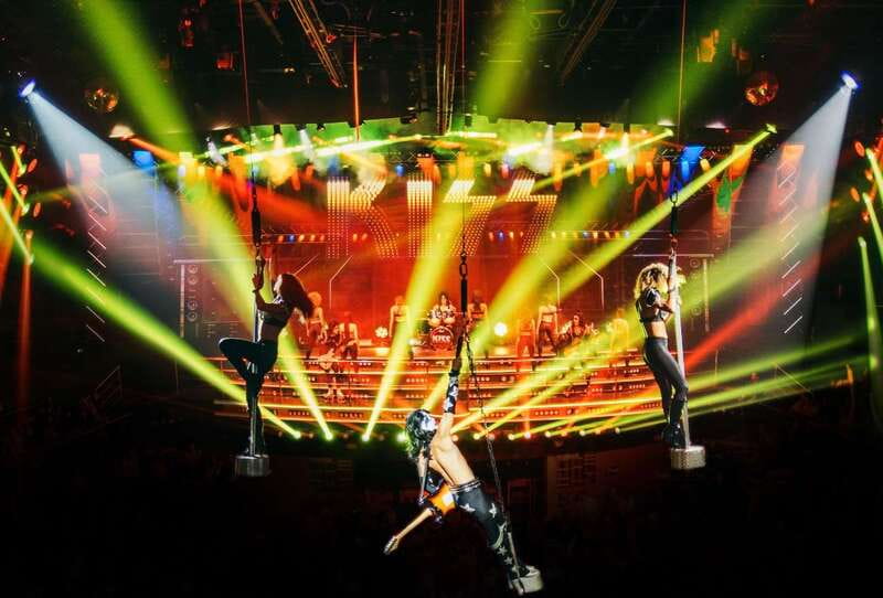 Cancun: Coco Bongo Nightclub Experience - Who should book Coco Bongo Cancun?