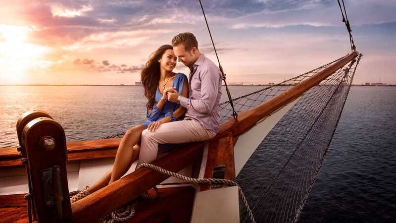 Cancun: Columbus The Romantic Dinner Cruise - Small gotchas I’d plan around