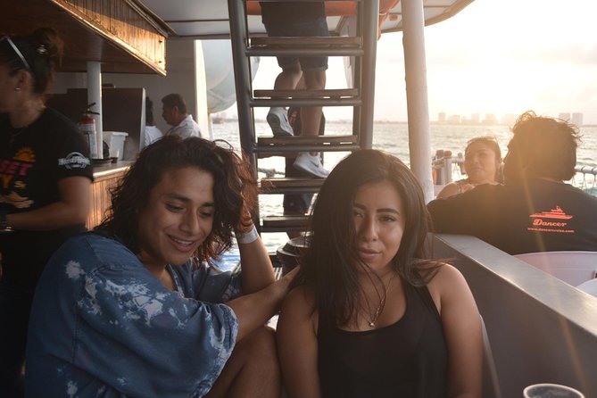 Cancun Dancer Cruise to Isla Mujeres with Snorkeling and Lunch - Lunch and Drinks: Fajitas, Timing, and Open-Bar Reality