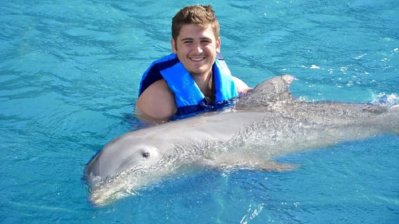 Cancún: Dolphin Encounter on Isla Mujeres with Buffet - Key things to know before you go