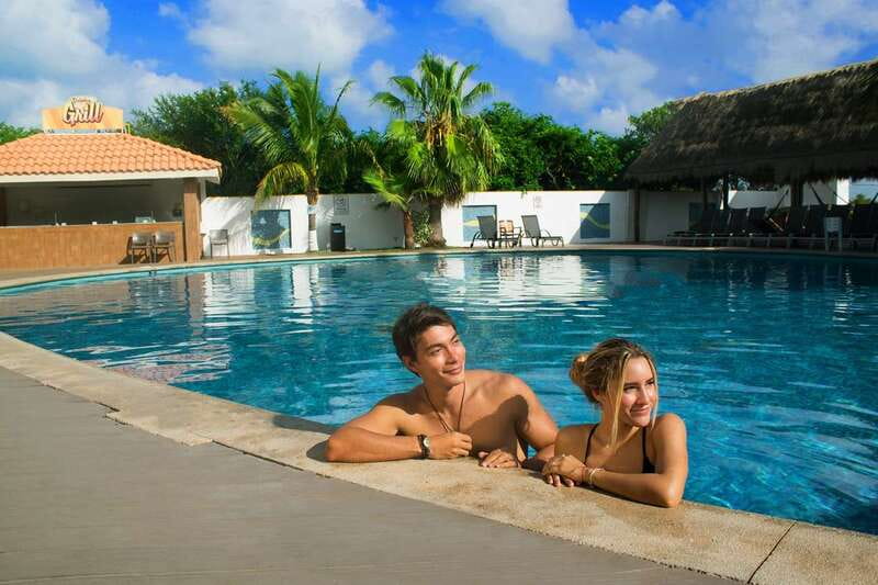 Cancún: Dolphin Encounter on Isla Mujeres with Buffet - Who this tour suits best, and who should skip it