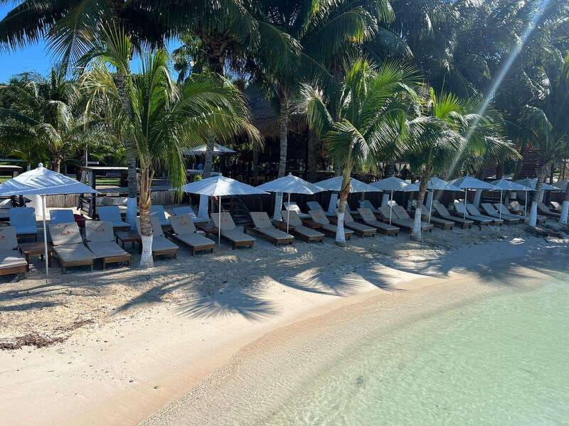 Cancun: Isla Mujeres Catamaran + Coco Bongo Show - Playa Norte: why everyone talks about it