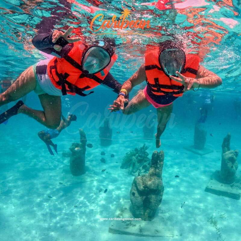 Cancun: Isla Mujeres Catamaran + Coco Bongo Show - Zaza Beach Club lunch and food tasting time
