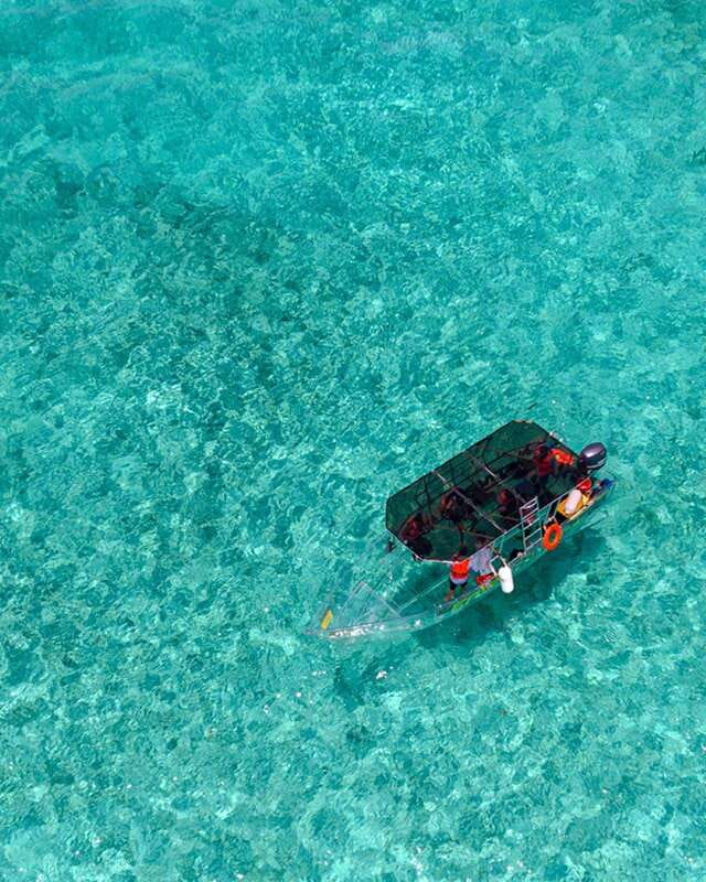 Cancún: Nichupté Lagoon Transparent Boat Tour with Drinks - Drinks on board: two beers, water, and smart pacing