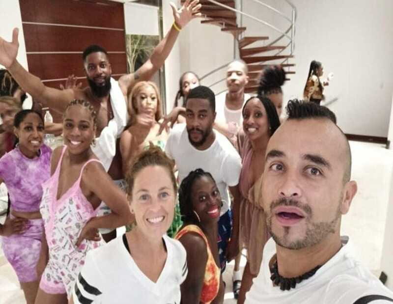 Cancun: Salsa/Bachata Group Class - Bachata coaching: build the groove after salsa
