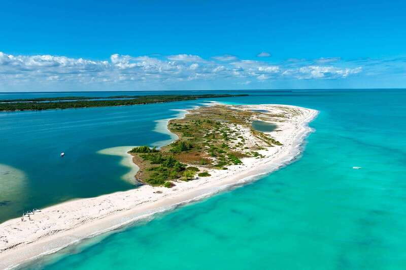 Cancun: Speedboat tour to a Virgin Beach - Small group energy and transport quality