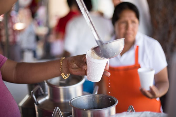 Cancun Street Food Tour with Food Stalls, Local Market and Murals - Mercado 23 shopping, snack pacing, and what to bring
