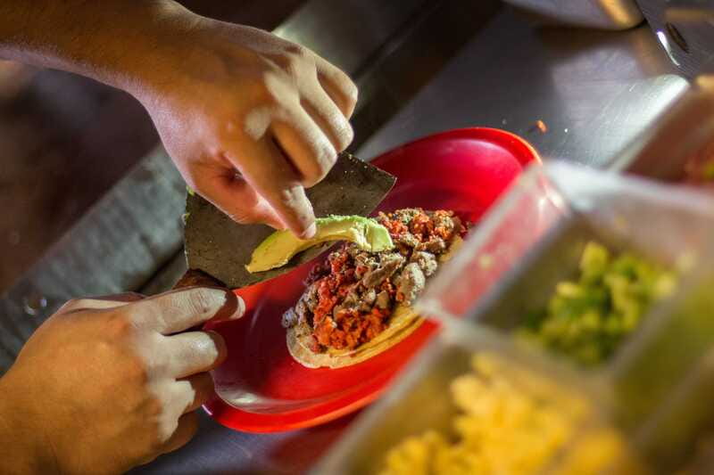 Cancún: Taco & Local Beer Tasting Tour with transportation - The tortillas, sauces, and the beer pairing strategy