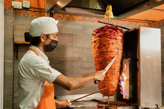 Cancun Taco & Mexican Food Tour with Tequila Tasting - Stop 5: TAQUERÍA LOS DE JALISCO for a Slightly Spicy Meaty Taco
