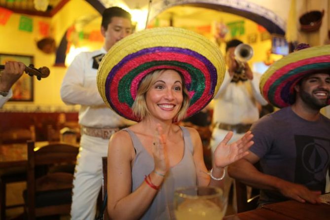 Cancun Taco Tour, Local Beer and Night Market with Transportation - Stop 1 at Lonchería El Pocito: pibil-spiced pulled pork