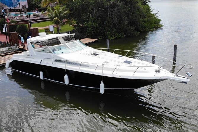 Cancun yachts rental BEATIFUL YACHT 46FT, 15 PAX MAX 25P6 - BYOB Policy and Drinks: How to Plan Your Alcohol