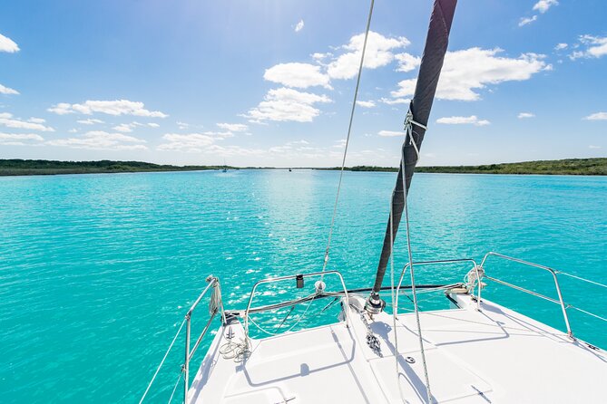 Catamaran Adventure: Sailing and Swimming in the Bacalar Lagoon - Stop 1: Lake Bacalar and the Seven Blue Shades