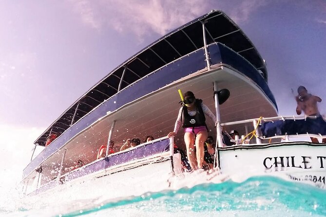 Catamaran Excursion + Open bar + Snorkeling at El Cielo - El Cielito finale: shallow water (1.2 m), in-water bar, and music