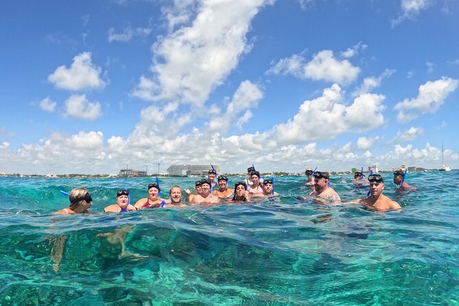 Catamaran with Snorkeling and North Beach, Isla Mujeres - Playa Tortugas Again on the Return: Familiar Faces and a Drinks Bar