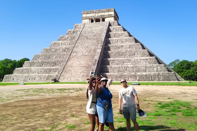Chichen Itza Cenote and Magic Izamal - The pink lagoon and flamingos, the photo stop that can surprise you