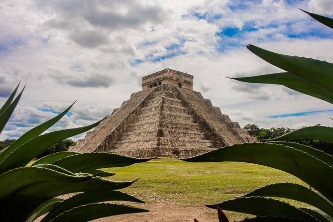 Chichen Itza, Cenote and Valladolid Small Group Day Trip - Valladolid walking time: colonial color, real breaks, and coffee energy