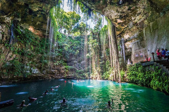Chichen Itzá, Cenote Ik Kil, Valladolid Premium Reduced Group - Price and value: $149 plus the mandatory Chichén Itzá cash fee