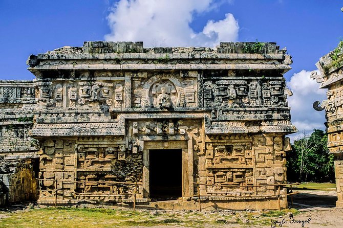Chichen Itzá, Cenote Ik Kil, Valladolid Premium Reduced Group - Chichén Itzá: Kukulkán Pyramid, major temples, and real time to wander